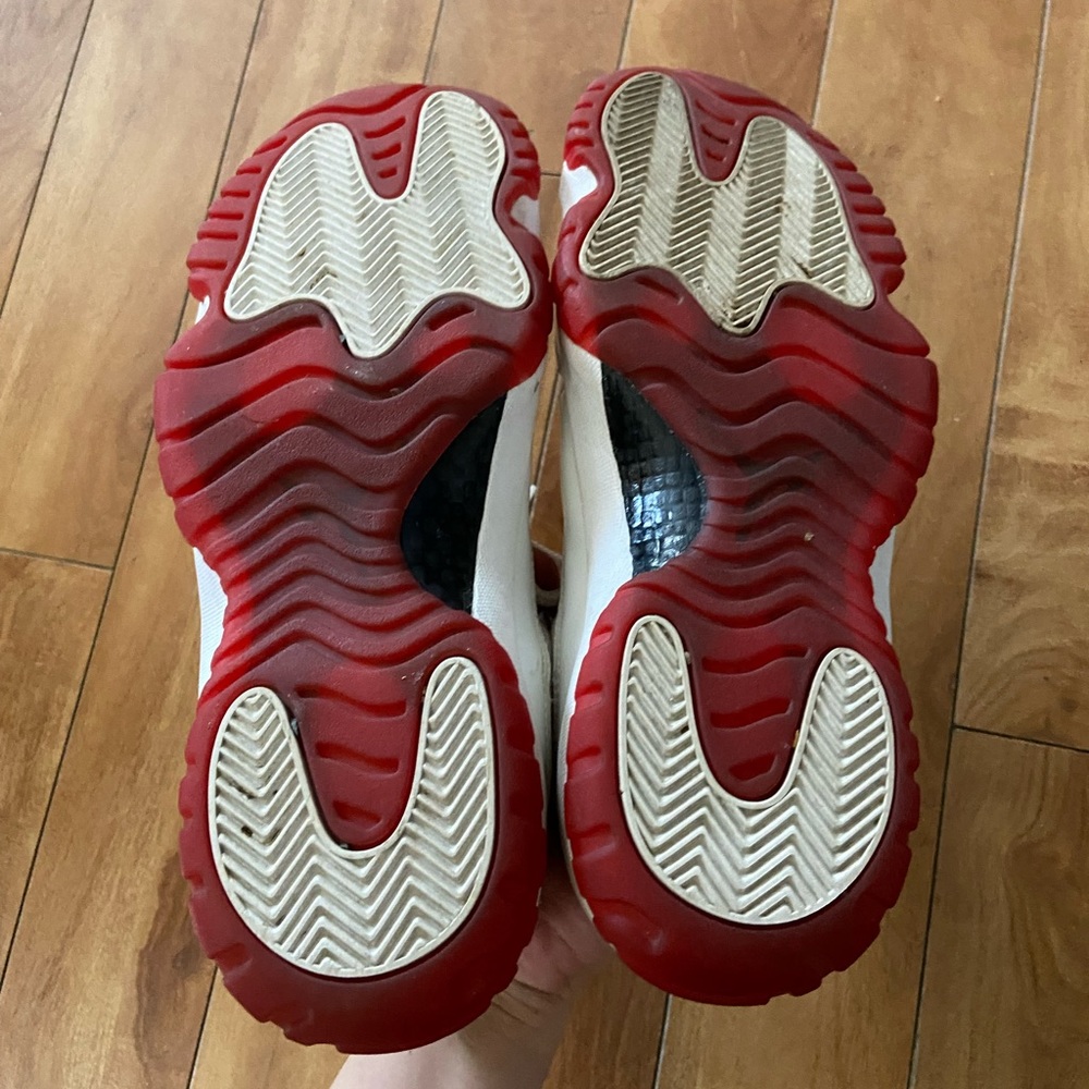 COPY - Air Jordan 11 Low Cherry Bottom Retro Sneakers Men’s Size 8 528895-101 - Picture 4 of 8